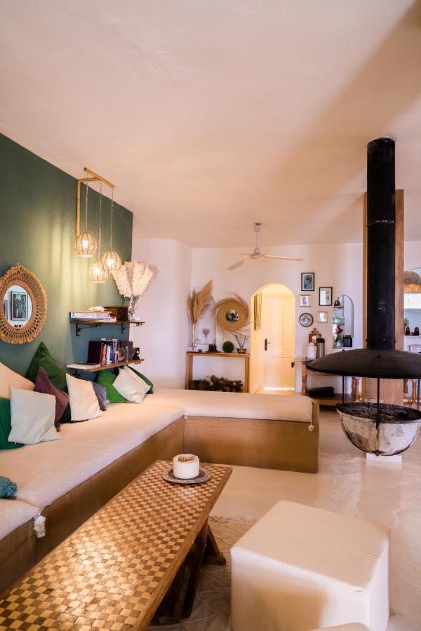 Cheeky Monkey Hotel Ghar el-Melh Екстериор снимка