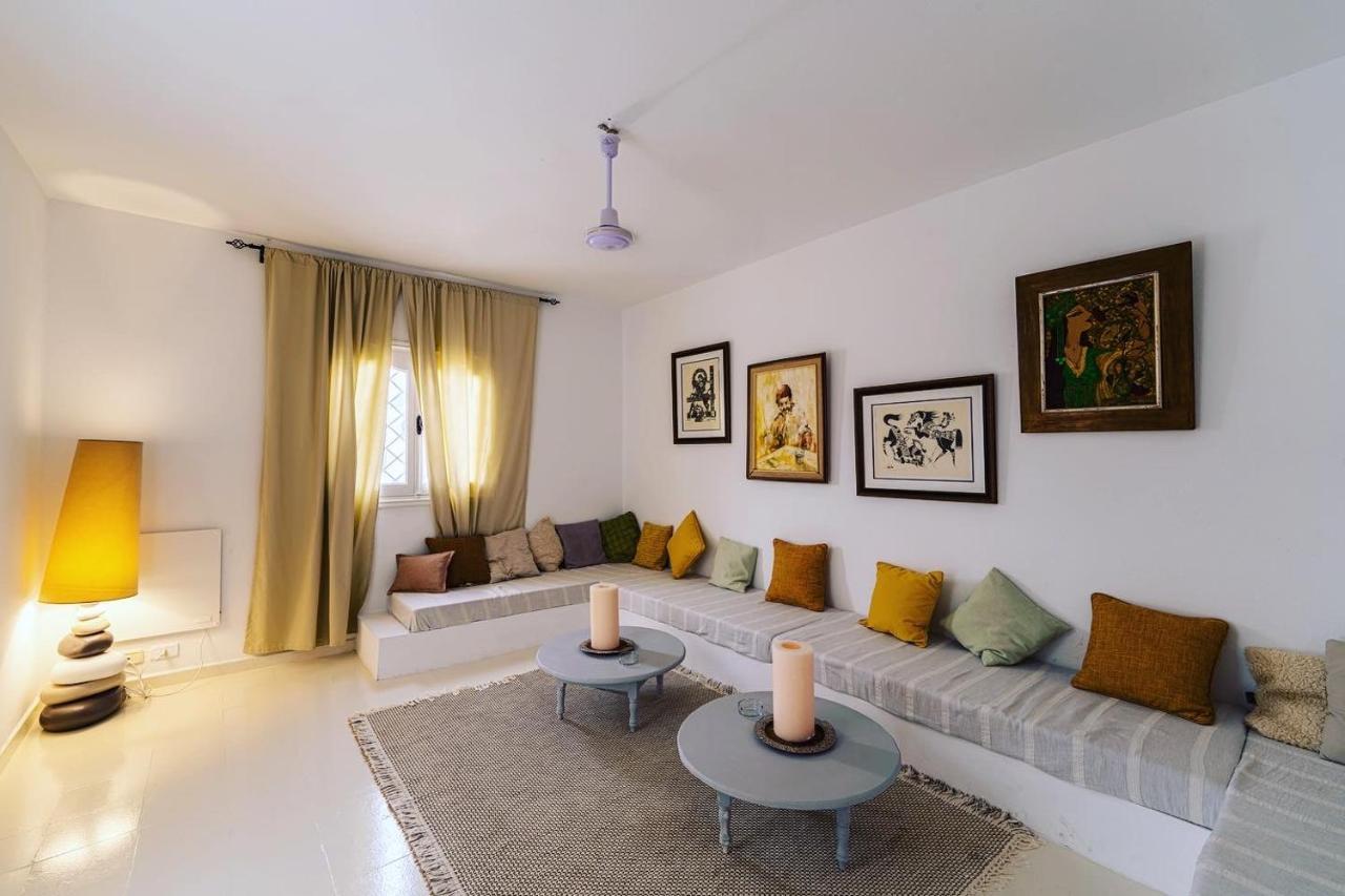Cheeky Monkey Hotel Ghar el-Melh Екстериор снимка