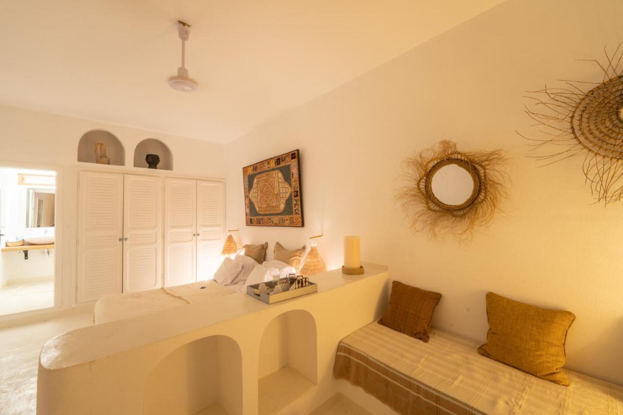 Cheeky Monkey Hotel Ghar el-Melh Екстериор снимка