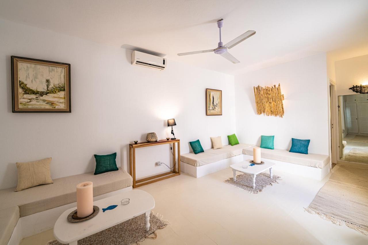 Cheeky Monkey Hotel Ghar el-Melh Екстериор снимка