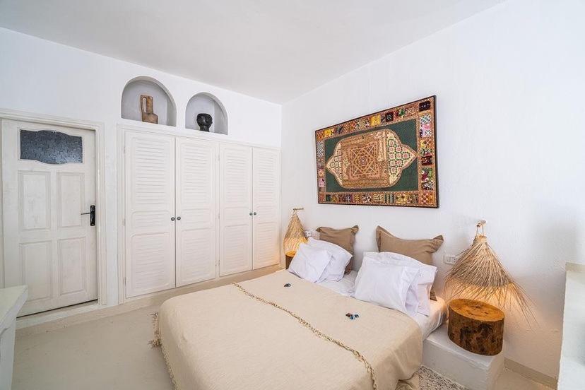 Cheeky Monkey Hotel Ghar el-Melh Екстериор снимка