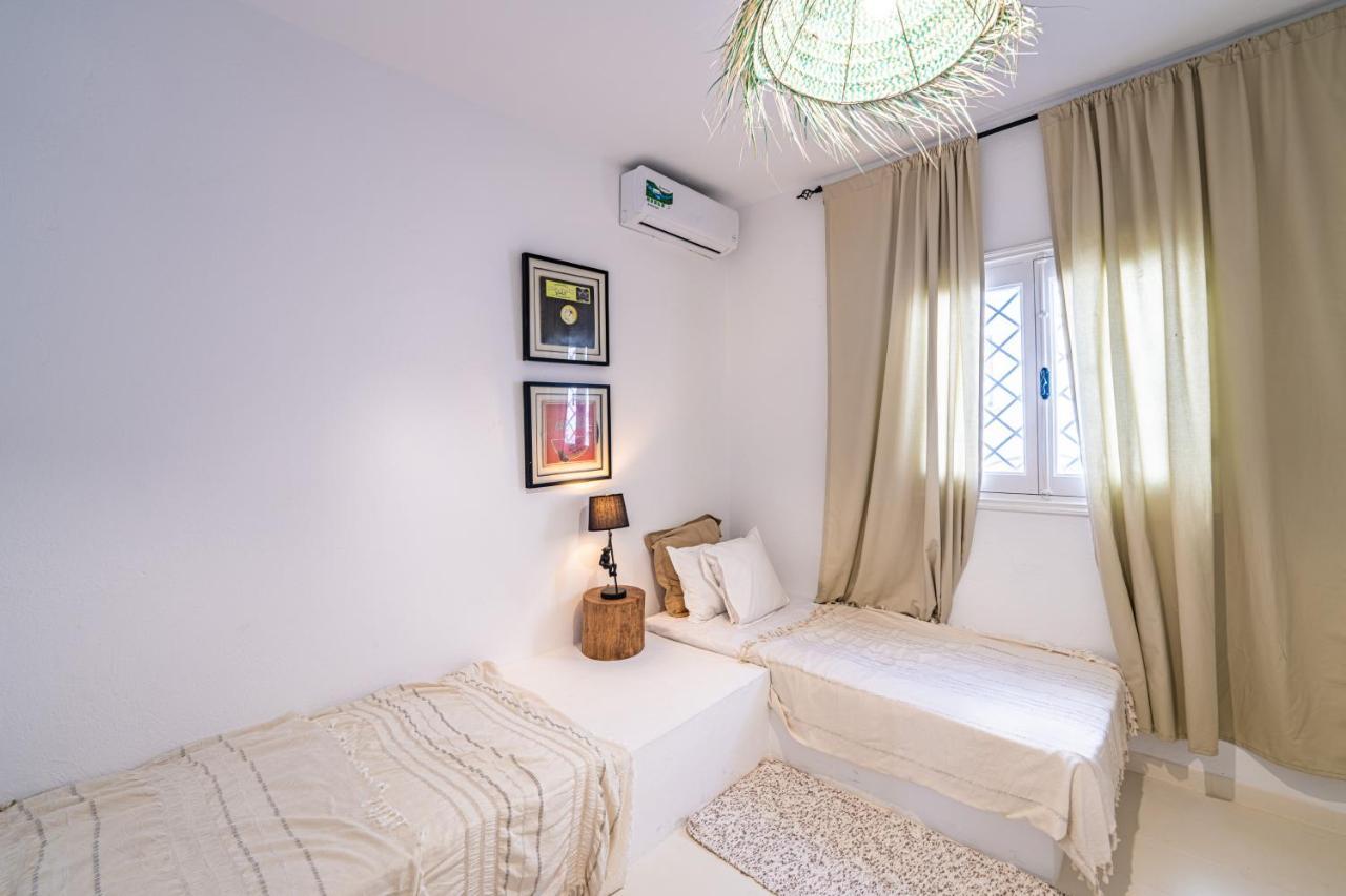 Cheeky Monkey Hotel Ghar el-Melh Екстериор снимка