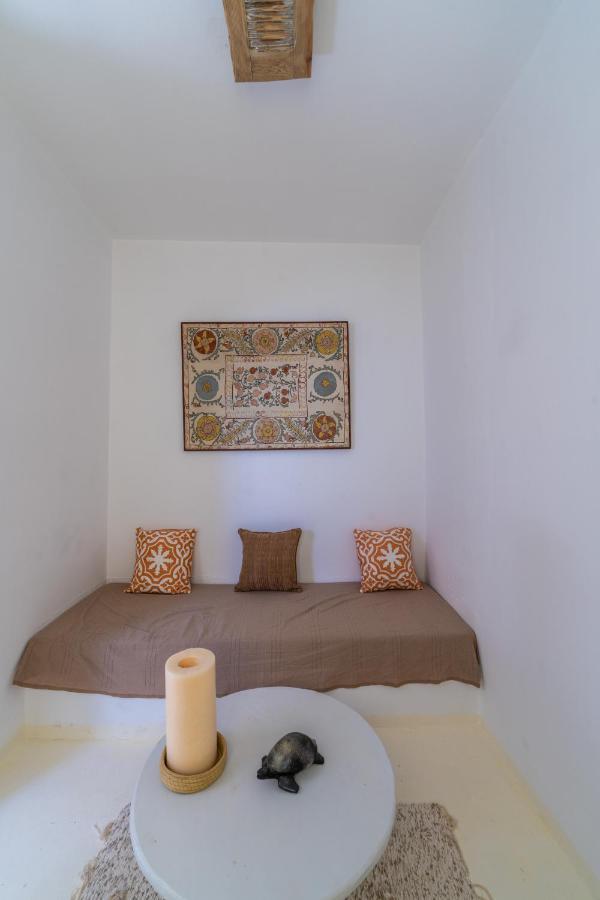 Cheeky Monkey Hotel Ghar el-Melh Екстериор снимка