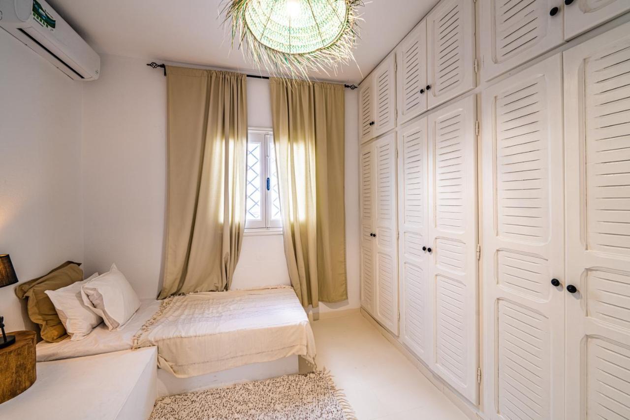 Cheeky Monkey Hotel Ghar el-Melh Екстериор снимка